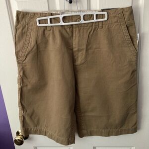 Old Navy Men's Khaki Flat Front Loose Fit Shorts. Size 33W